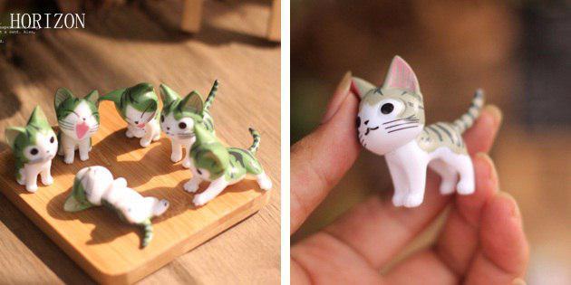 figurines of cats
