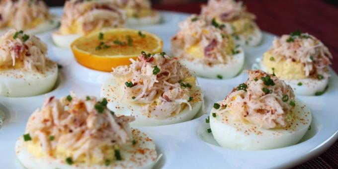 Stuffed eggs with crab meat
