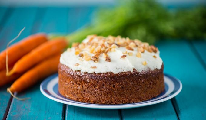 Curd cake with carrots
