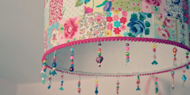 color accents in the interior: lampshades