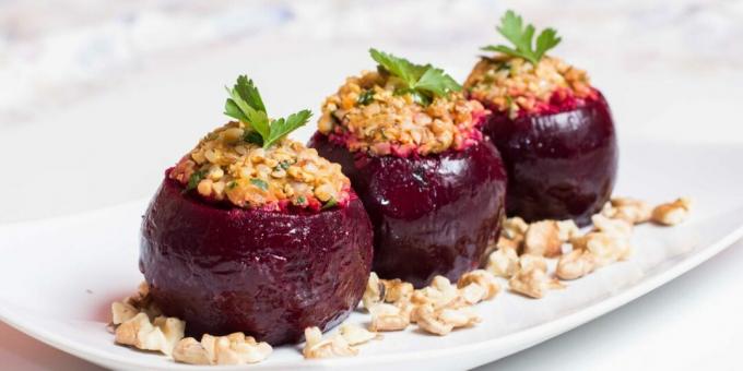 Beets stuffed with buckwheat and vegetables