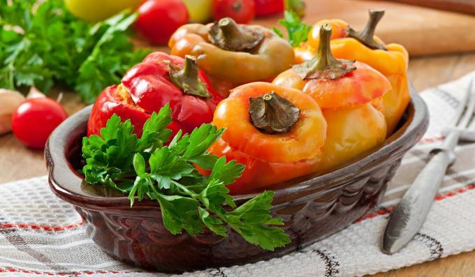 Peppers stuffed with meat and rice
