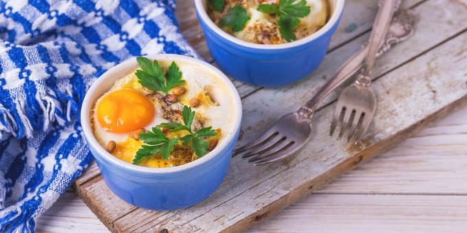 Eggs cocotte with mushrooms
