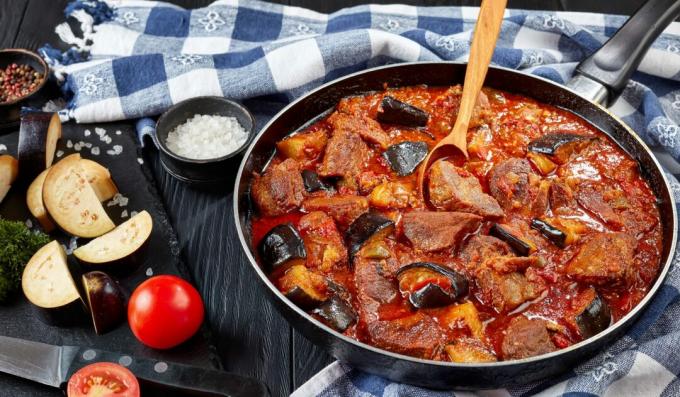 Lamb stew with eggplant