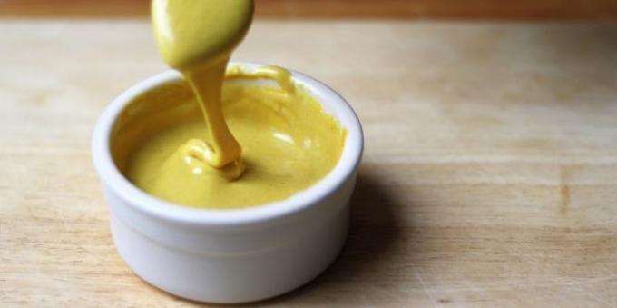 Sweet mustard with honey