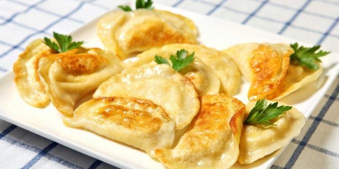 Fried dumplings with beets