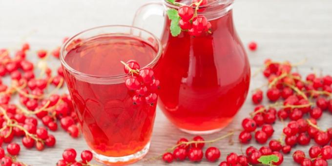 Compote of red or white currants with orange