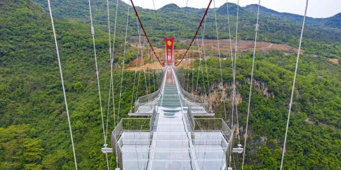 Scariest bridges: Huangchuan Three Gorges Glass Bridge