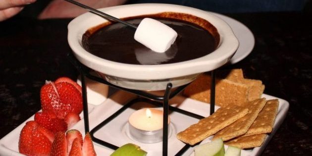 Dark chocolate: chocolate fondue with orange