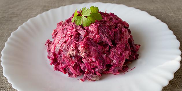 Salad with beef and beetroot