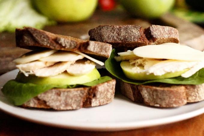 Sandwich with poultry meat and apple