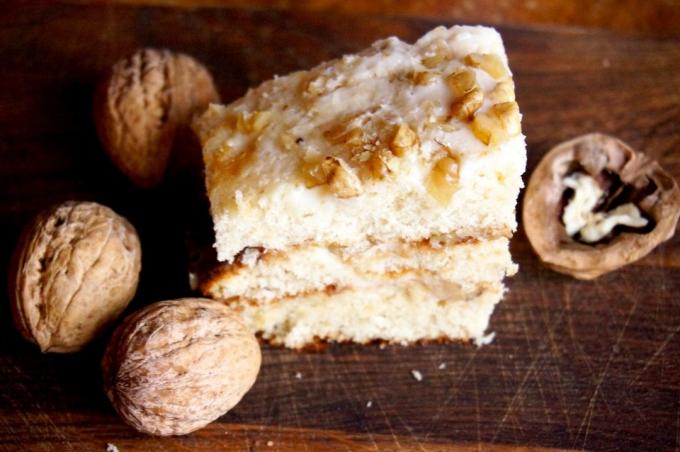 Latvian honey cake with nuts