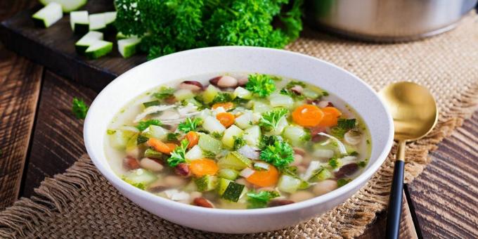 Chicken soup with zucchini and beans