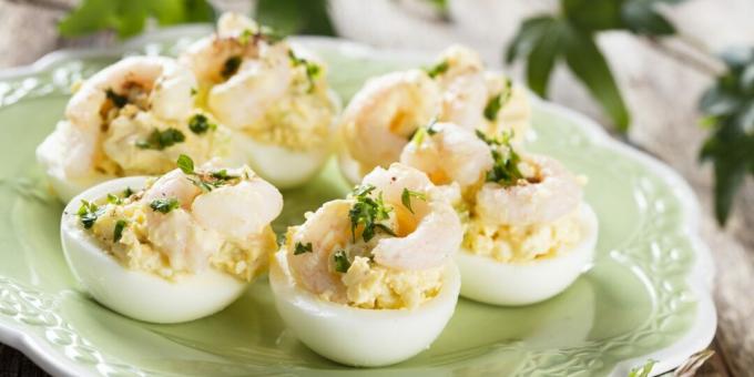 Eggs stuffed with shrimps