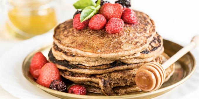 Yeast pancakes made from buckwheat and wheat flour: a simple recipe