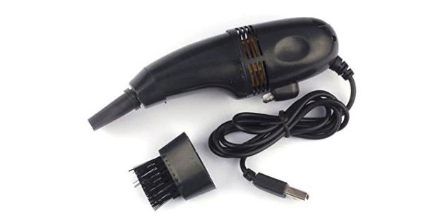 Vacuum cleaner for keyboard