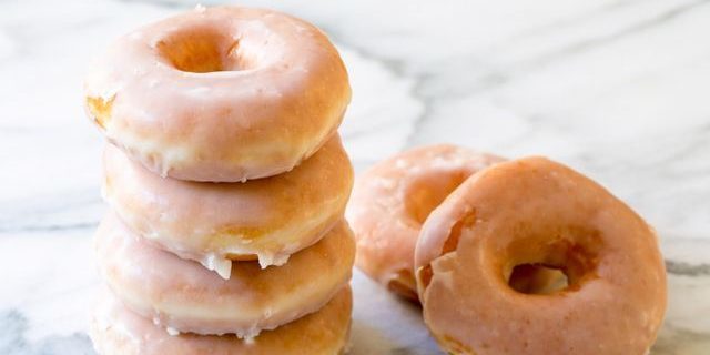 Donuts Recipes: Classic donuts with icing sugar