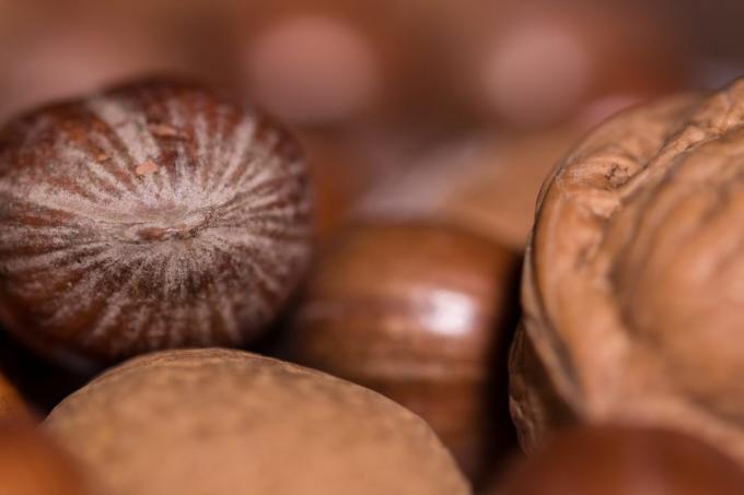 healthy foods: nuts
