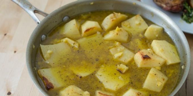 Dishes with lemons: Greek Potatoes with Lemon