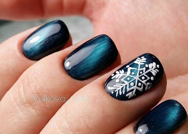 Make a New Year's manicure: Snowflakes and other winter patterns