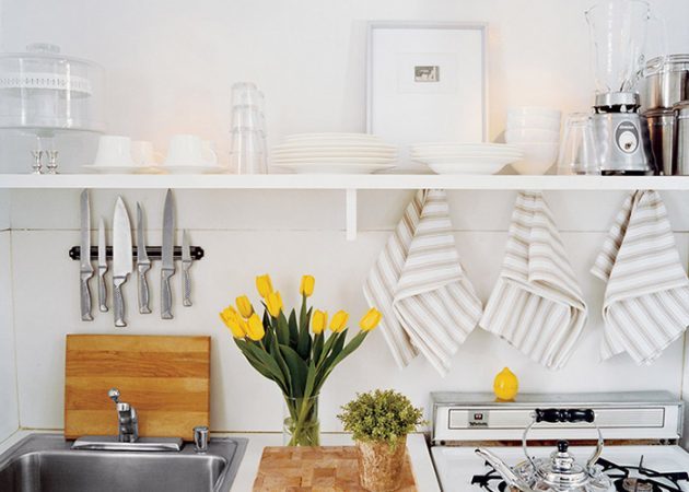 Small kitchen design: shelves