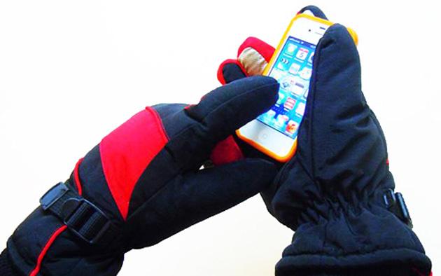 Gifts for the New Year: ski gloves for smartphones