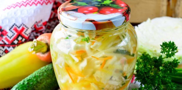 Salads of cabbage for the winter: Cabbage salad with carrots, cucumbers, peppers and herbs