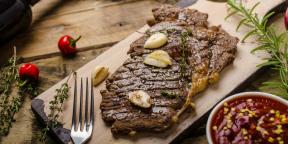 Juicy steak with rosemary and garlic