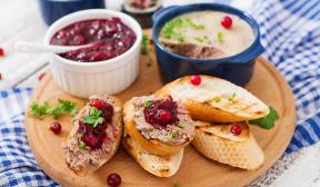 Chicken liver pate with bacon