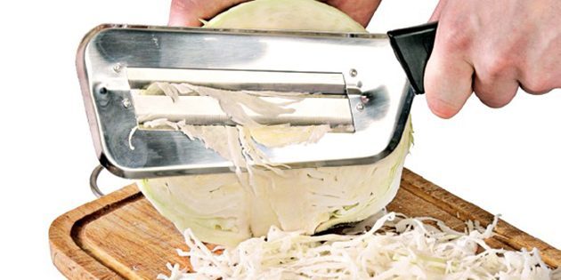 How to make sour cabbage: shredder