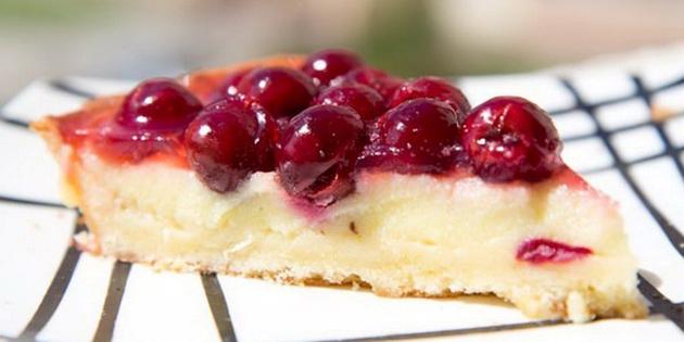 Classic Tyrolean pie with cherries