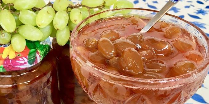 Grape jam with cardamom