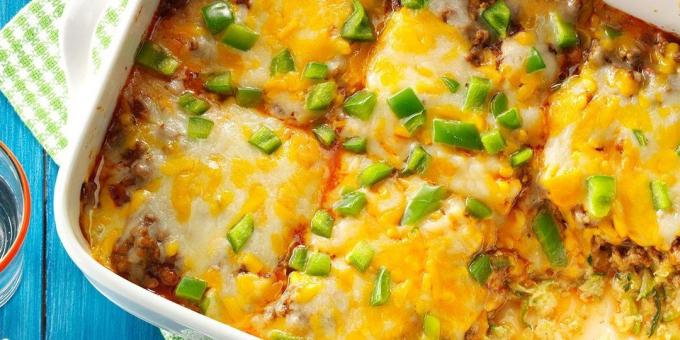 Zucchini in the oven recipes: Baked pudding with zucchini, beef, cheese and pepper