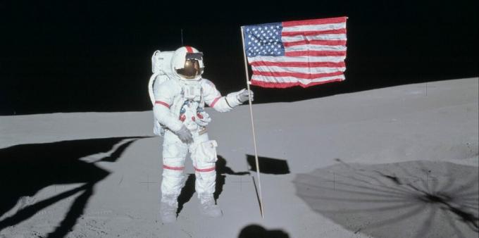 People who have been in space: Alan Shepard on the moon