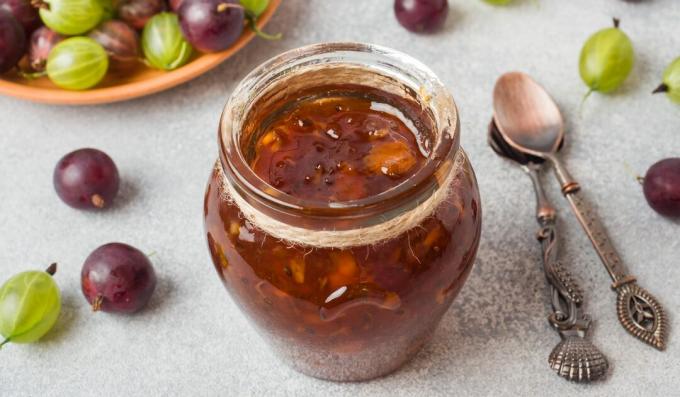 Aromatic gooseberry jam with walnuts