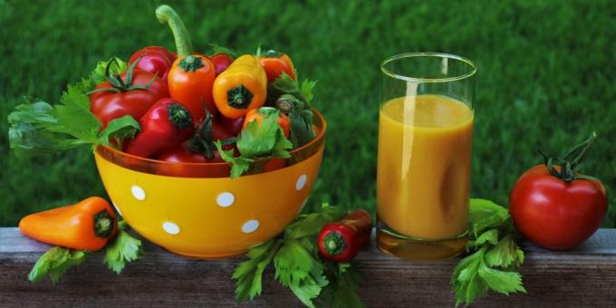 fresh juices recipes: Vegetables fresh pepper and cucumber