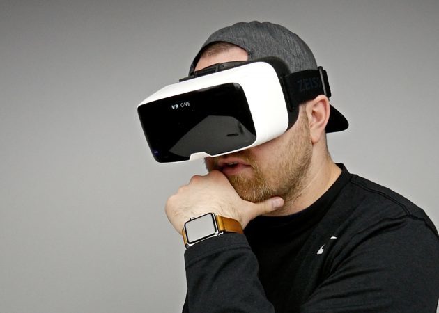 VR-gadgets: Zeiss VR One