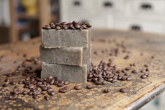How to use the coffee: handmade soap