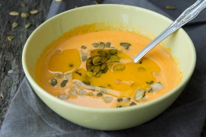 Pumpkin cream soup with ginger