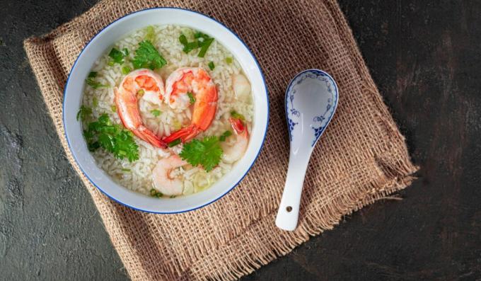 Thai rice soup with shrimps