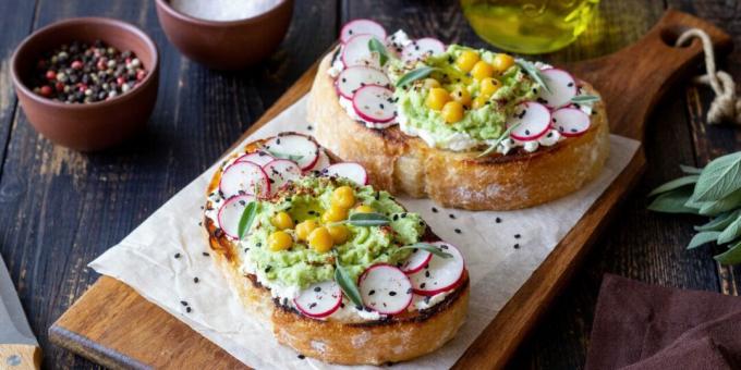 Sandwiches with avocado and radish