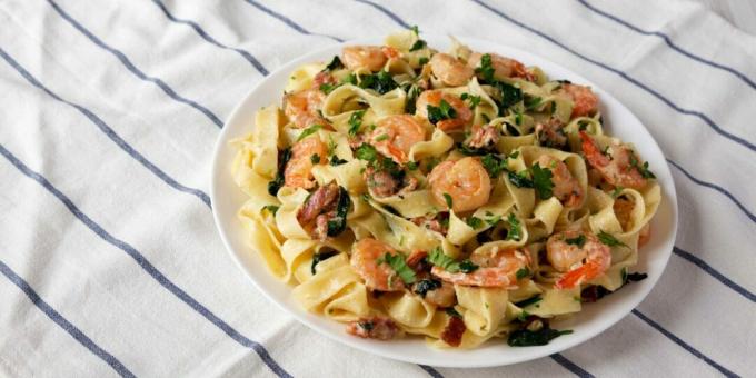 Shrimp carbonara pasta