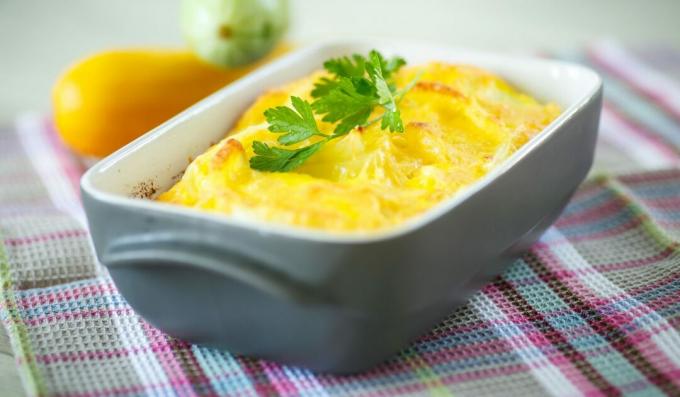 Zucchini casserole with cottage cheese