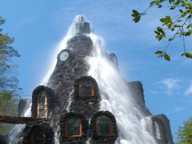 Hotel Magic Mountain Hotel is located in the Chilean protected forests