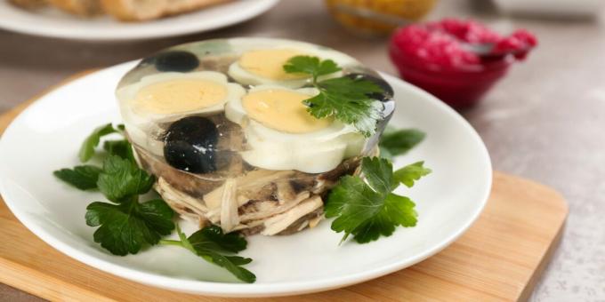 Jellied chicken with eggs and olives