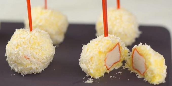 Recipes canapés with crab sticks, eggs and cheese