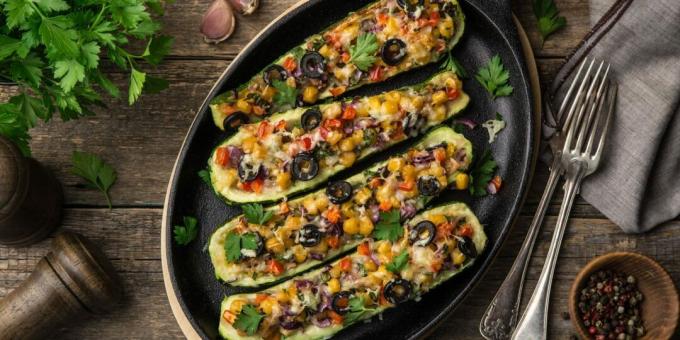 Zucchini stuffed with vegetables and cottage cheese