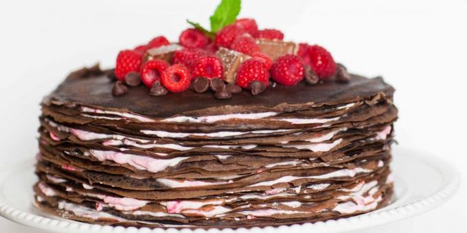 Recipes: Pancake cake with cocoa and berries
