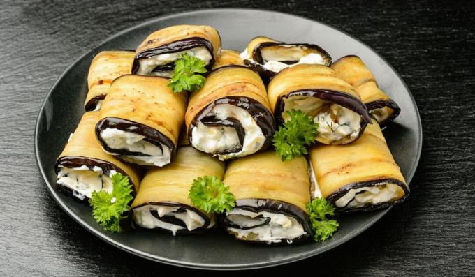 Eggplant rolls with cheese and garlic