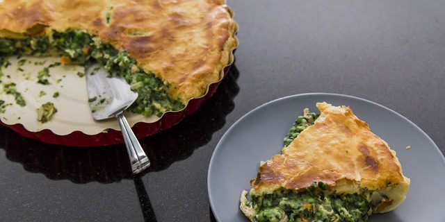 Pie with chicken and spinach